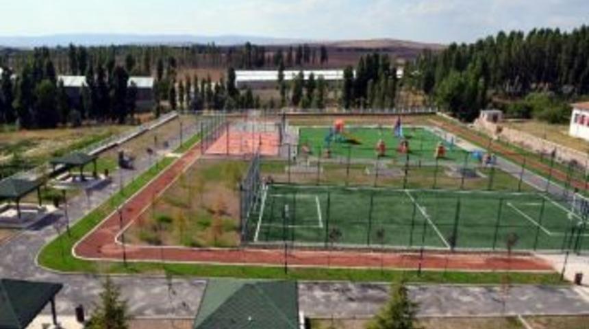 B&uuml;nyan Belediyesi Şehit Ayhan Işık &Ccedil;ocuk Parkı Ve Spor Kompleksi A&ccedil;ılıyor