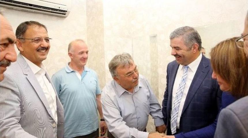 Başkan &Ccedil;elik Esnafla Birlikte