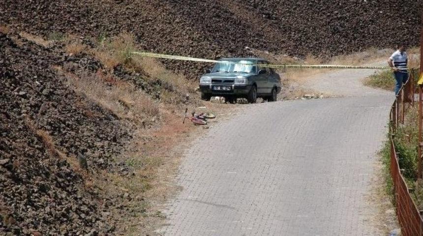Trakt&ouml;r&uuml;n Altında Kalan &Ccedil;ocuk Hayatını Kaybetti