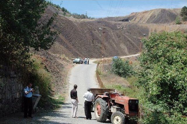 Traktörün Altında Kalan Çocuk Hayatını Kaybetti