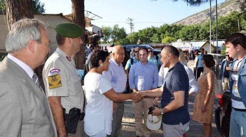 Yeni Zelanda Genel Valisi Meryem Ana Evi&rsquo;ni Ziyaret Etti