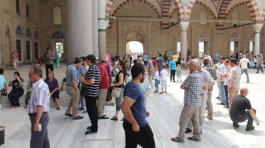 Edirne&rsquo;deki Camilerde Yağmur Duası