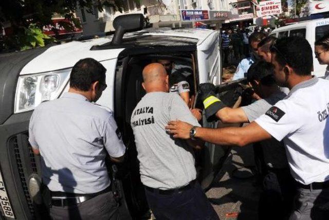 Para Nakil Aracı Takla Attı: 2 Yaralı 2