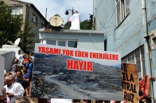 Zonguldak ta Termik Santral I&ccedil;in &Ccedil;ed Toplantısında Kefenli Protesto 1