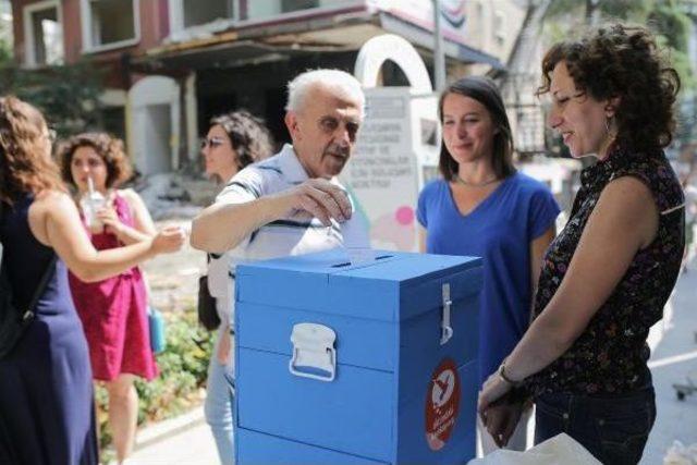 Democratic Voting For New Design Of Kadıköy Street