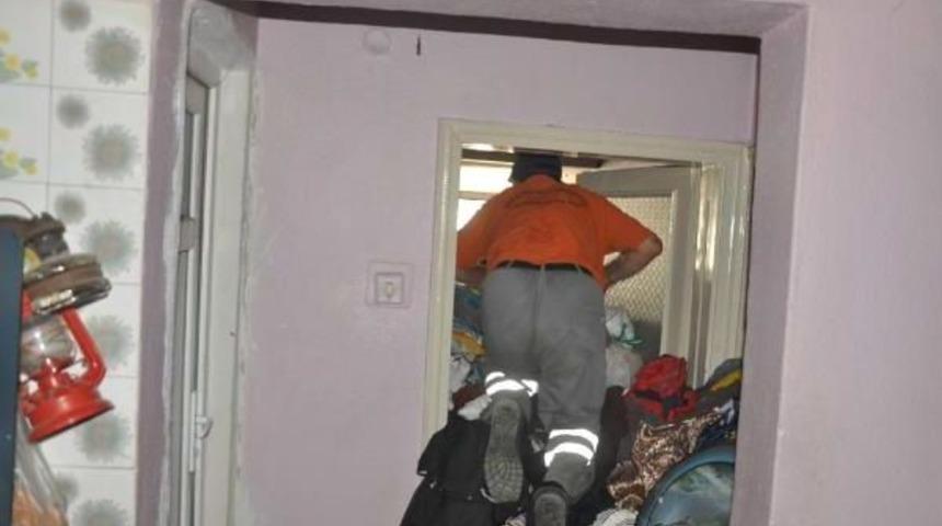 &Ccedil;&ouml;p Evin Odalarına B&ouml;yle Girebildiler