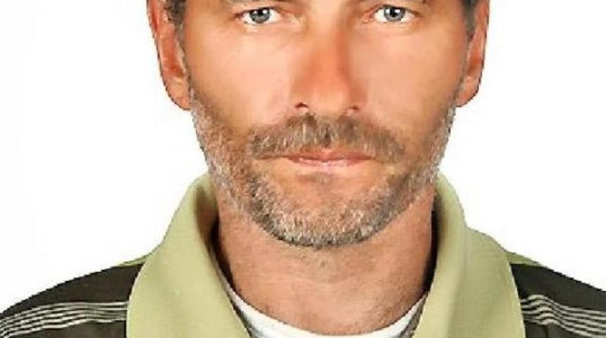 Denizde 2 Kardeşi Kurtardı, Kendisi Dalgalara Kapıldı