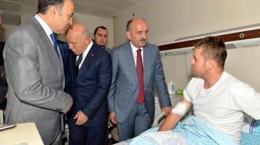 Pkk'lıların Ka&ccedil;ırdığı 112 G&ouml;revlileri Ile G&ouml;r&uuml;şen Sağlık Bakanı: Onların Ki Insanlık Dışı Birşey (2)