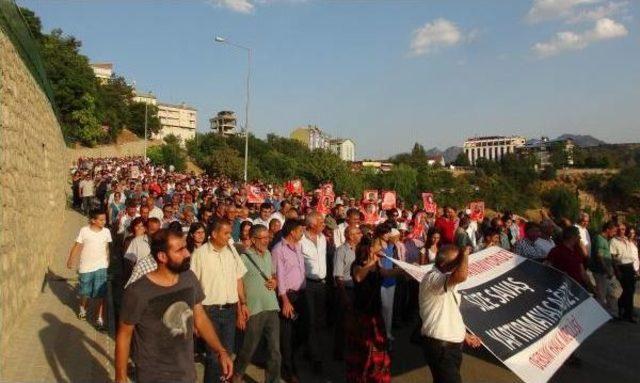 Tunceli'de Yasaklı Bölgeler Yürüyüşle Protesto Edildi