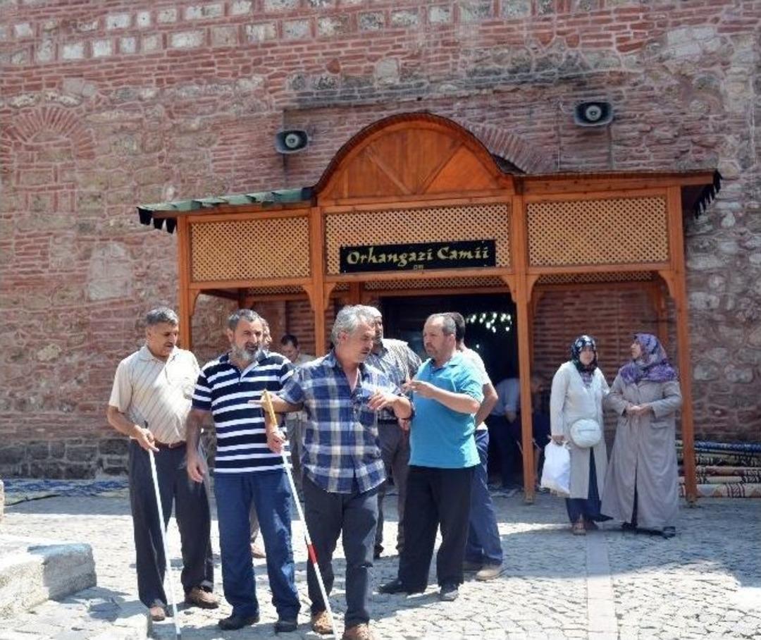 80 G&ouml;rme Engelli Vatandaş Şeyh Edebali&rsquo;nin Manevi Huzurunda