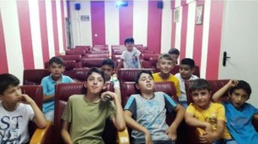 Cepsinler, &Ccedil;ocukları Bekliyor