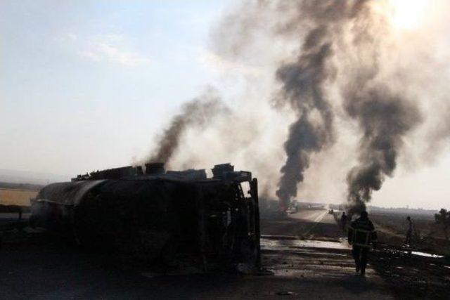 Nusaybin'de Motorin Yüklü Tanker Alev Alev Yandı