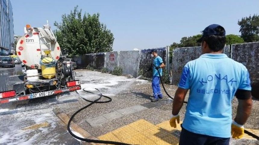 Basmane Meydanı&rsquo;nda Temizlik Seferberliği