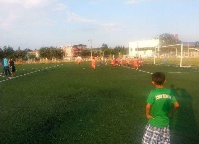 Gediz’de 397 Öğrenciye Sabah Kur’an-ı Kerim, Öğleden Sonra Spor Eğitimi