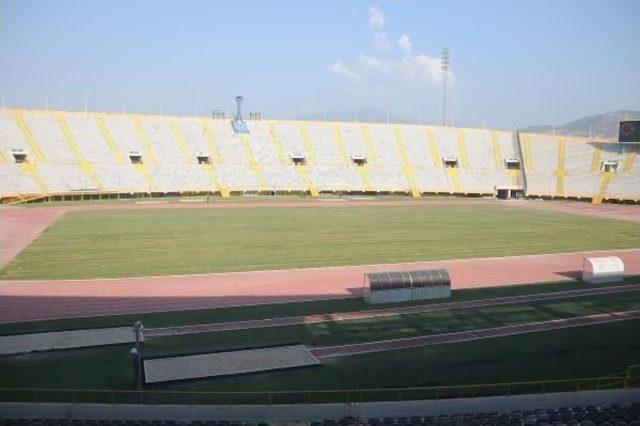 İzmir'de Atatürk Stadı'nın Zemini Eylül Ayının Ortasına Hazır