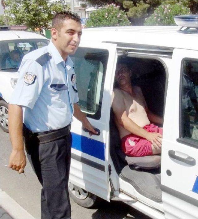 Turist Taşıyan Servis Aracına Çarpan Cipin Sürücüsü Kaçtı