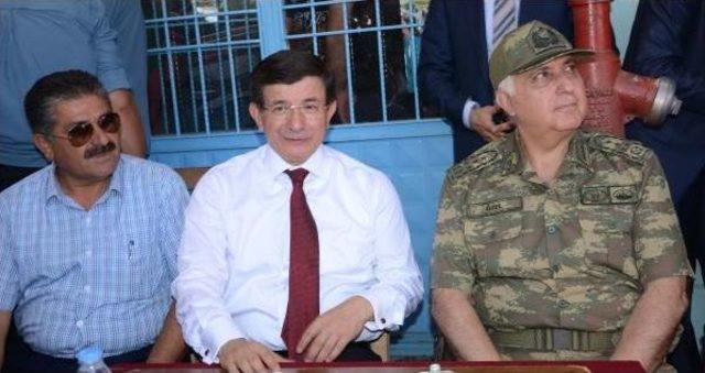 Başbakan Davutoğlu Ve Genelkurmay Başkanı Özel, Suriye Sınırında