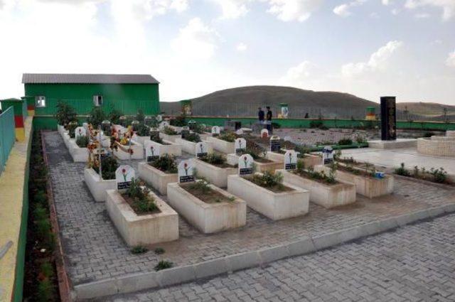 Hdp liler Kato Dağı ndaki Pkk Mezarlığında N&ouml;bet Tutuyor 3