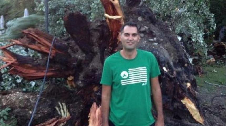 Yağmur Ve Fırtına Midilli'yi Vurdu