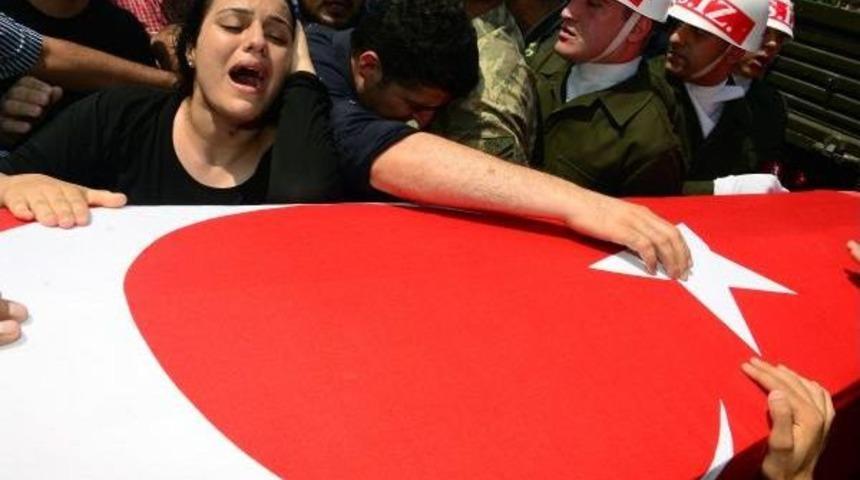 Şehit Onbaşı G&ouml;zyaşlarıya Son Yolculuğuna Uğurlandı