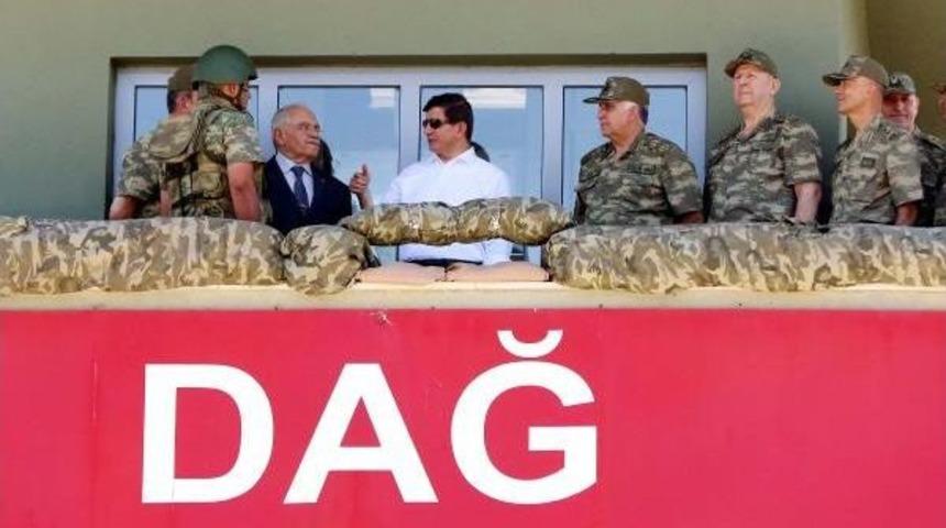 Başbakan Davutoğlu Ve Genelkurmay Başkanı &Ouml;zel, Suriye Sınırında (2)