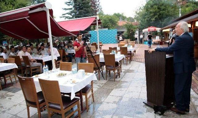 Başkan’dan Din Görevlilerine Yemek