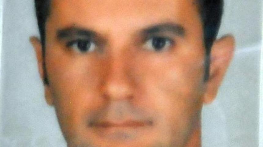 Kamyon Şarampole Devrildi, S&uuml;r&uuml;c&uuml; &Ouml;ld&uuml;