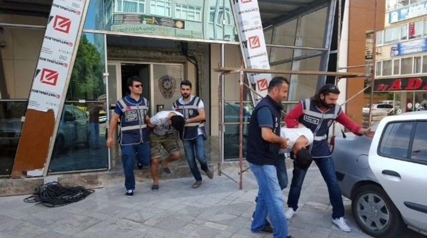 Acemi Hırsızlar Yakayı Ele Verdi