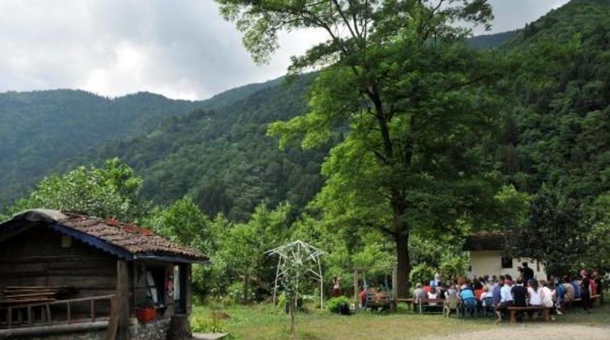 Sedir Ağacının Gölgesinde 'yeşil Yol' Sempozyumu: Yeşil Yolla Piknik Turizmi Gelişir