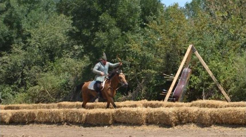 Biga Avrasya Ok&ccedil;uluk M&uuml;sabakaları Nefes Kesti