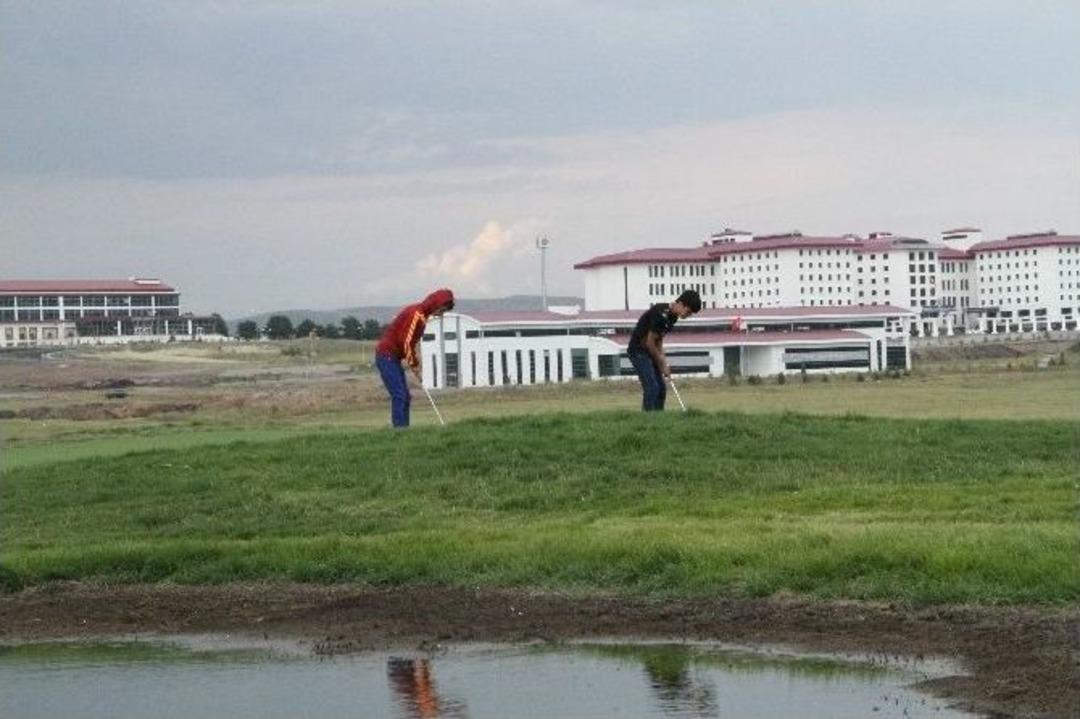 Yeni Golf Sahasında İlk Antrenman