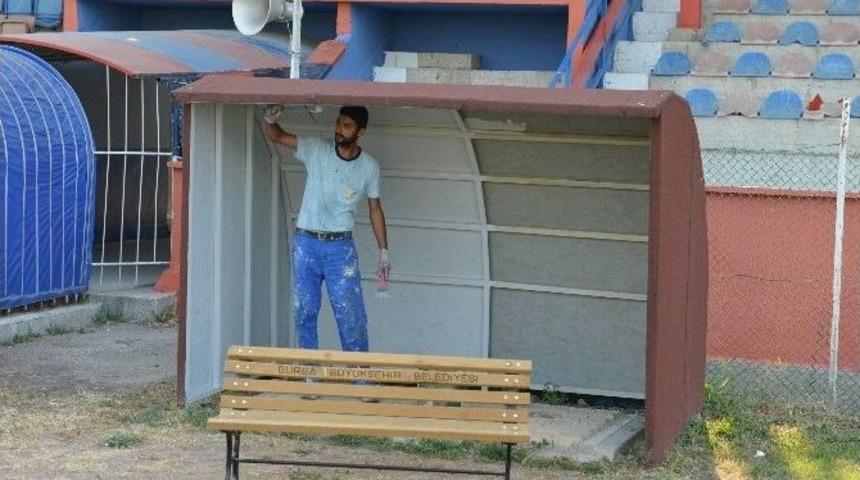 Mustafakemalpaşa Stadı Sil Baştan Yenileniyor