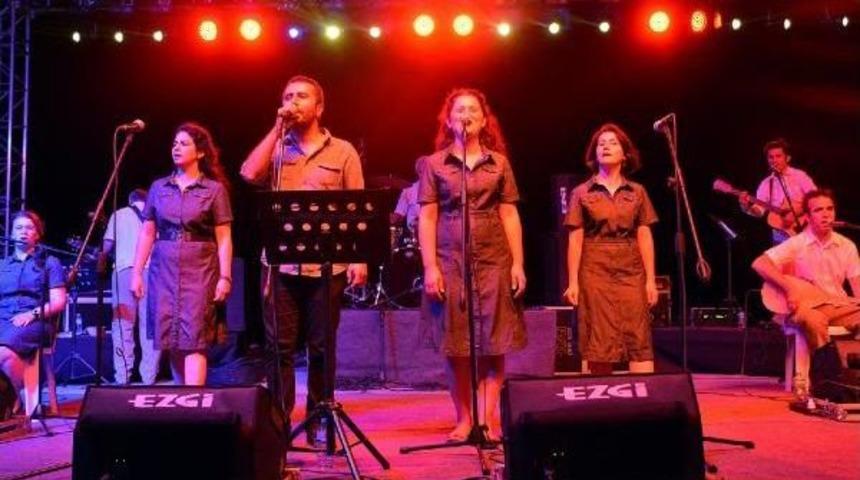 Bademli'de Grup Yorum Coşkusu