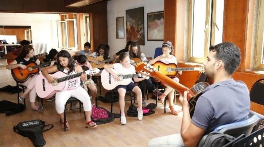 Geleceğin M&uuml;zisyenleri Yetişiyor
