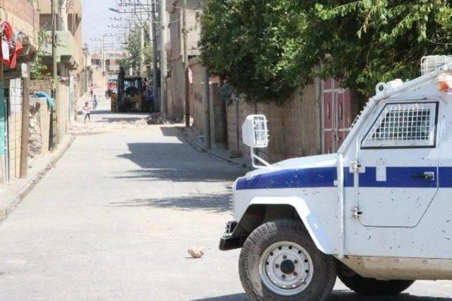 Nusaybin'de Teröristlerin Çaldığı Belediye Kepçesine Şüpheli Paket Bırakıp Terk Etti