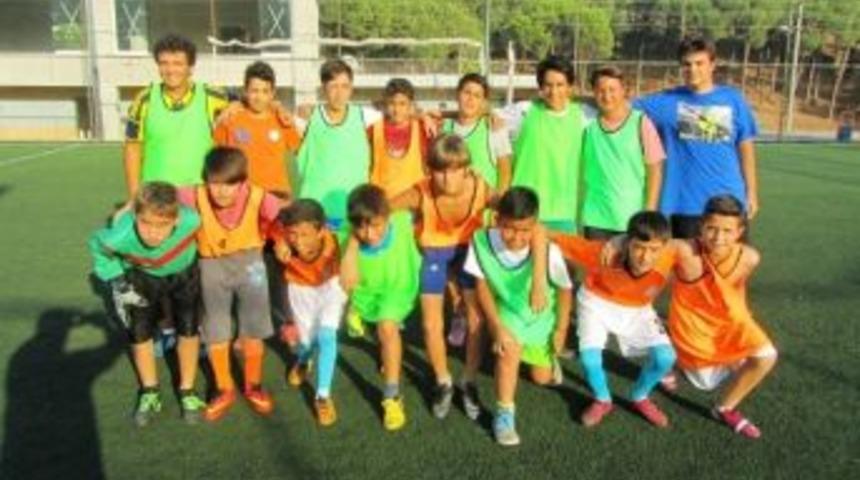 Ayvalık&rsquo;ta Dostluk Ma&ccedil;ının Galibi Sahilkent Spor Oldu