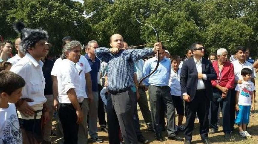 Bilal Erdoğan, Biga'daki Yarışmalarda Ok Attı