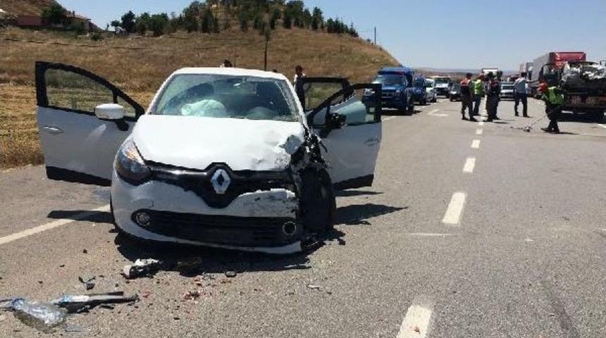 &Ccedil;orum'da Kaza: 8 Yaralı