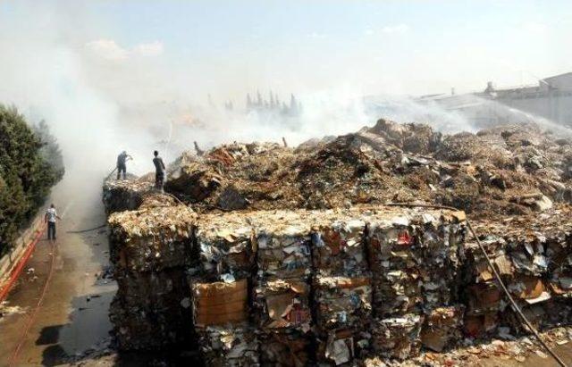 Kahramanmaraş ta Atık Kağıt Fabrikasında Yangın (1) 2