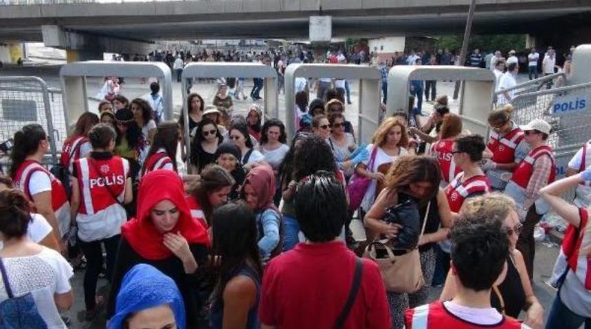 Bakırk&ouml;y'de Barış Mitingi Başladı (1)