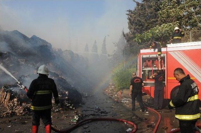 Yangına Helikopterle Müdahale Ediliyor