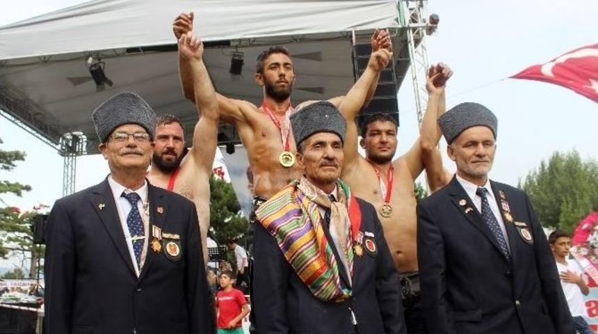 Son G&uuml;reşinde Başpehlivan Oldu