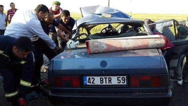 Hafif Ticari Ara&ccedil;la &Ccedil;arpışan Otomobildeki 5 Kişi &Ouml;ld&uuml; 1