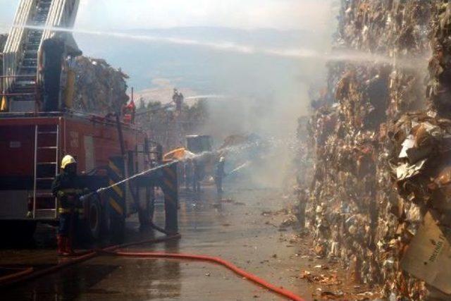 Kahramanmaraş'ta Atık Kağıt Fabrikasında Yangın (3)