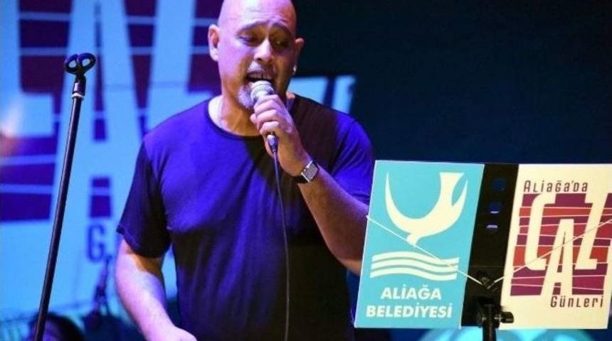 M&uuml;zisyen Kuzenlerden Nefes Kesen Konser