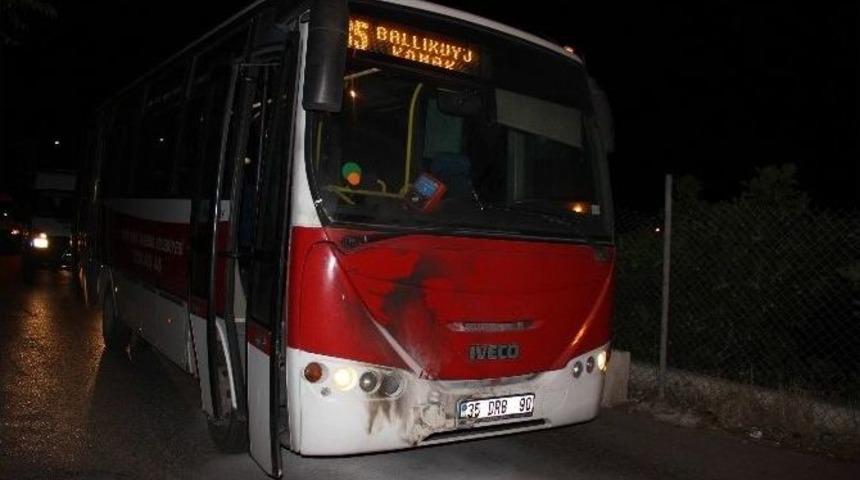İzmir&rsquo;de Belediye Otob&uuml;s&uuml;ne Molotoflu Saldırı