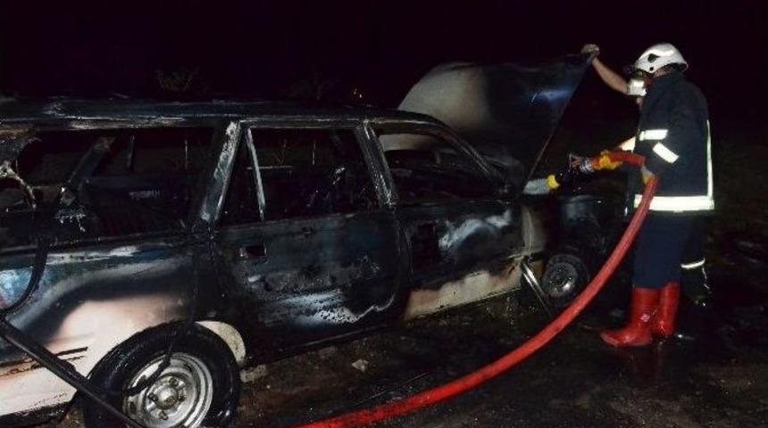 Malatya&rsquo;da 2 Aracın Yanması Polisi Alarma Ge&ccedil;irdi