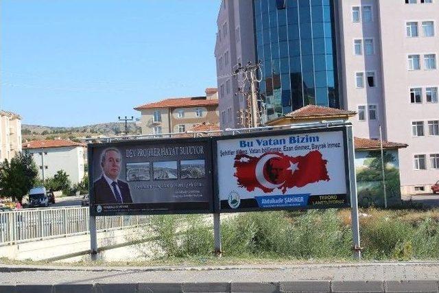 Billboard Afişiyle Teröre Tepki