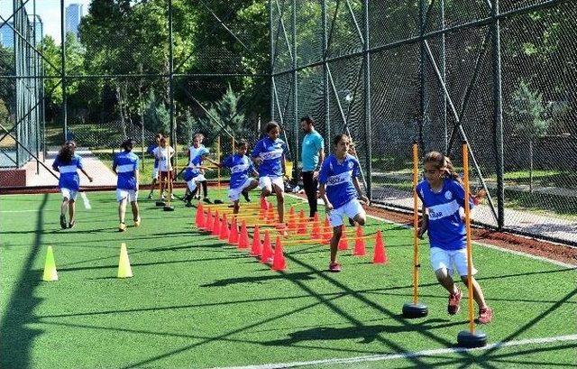 Atletizmde Türkiye Üçüncüsü Beyoğlu Yaz Spor Okullarından Çıktı