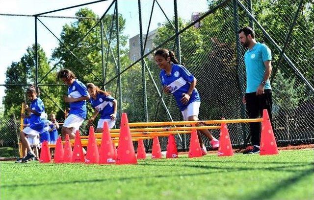 Atletizmde Türkiye Üçüncüsü Beyoğlu Yaz Spor Okullarından Çıktı